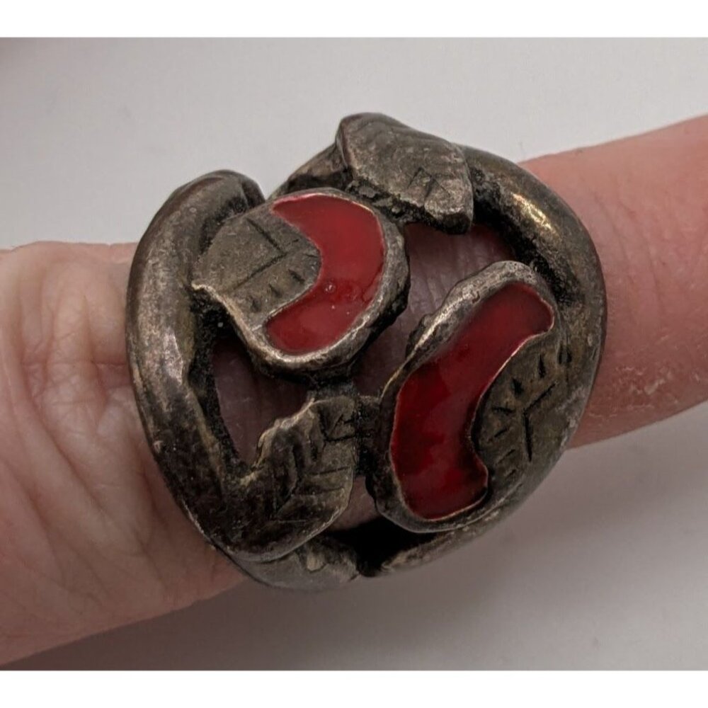 Vintage Artisan Brutalist Floral Silver Tone Ring With Red Enamel Leaf Design Si - Picture 5 of 8
